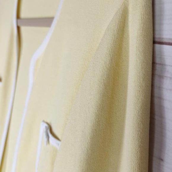Due Per Due Collection M Sweater Women’s Yellow W/white Piping Open Cardigan. - Picture 4 of 8